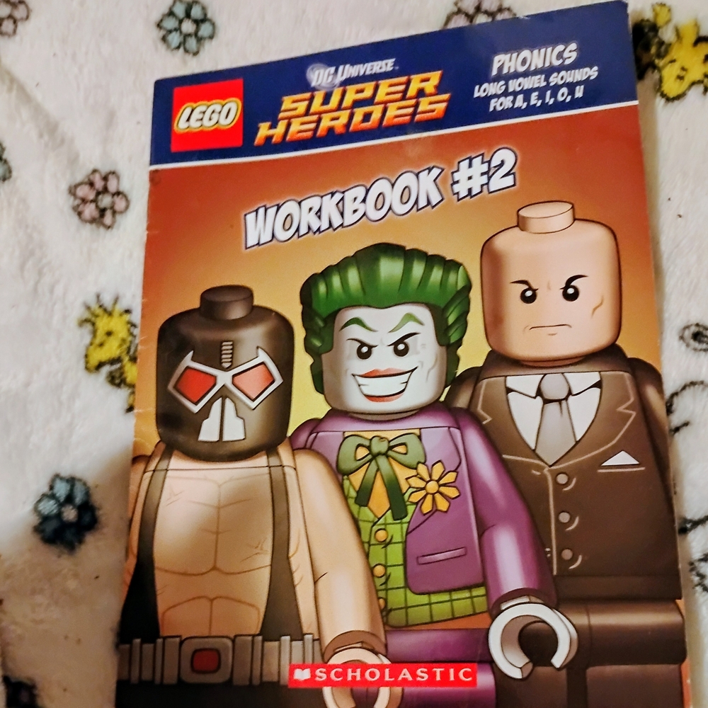 Lego Super Heroes Phonics Workbook #2 - Multicolor